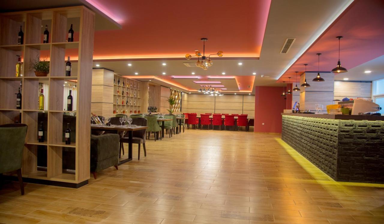 Hotel Sonoma Kosovo Polje Extérieur photo